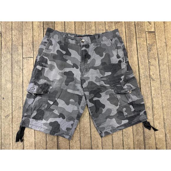Y2K South Pole men's camo cargo pocket baggy shorts 34 - Picture 1 of 9